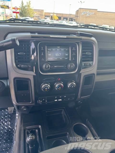 RAM 5500 Εναέριες πλατφόρμες τοποθετημένες σε φορτηγό