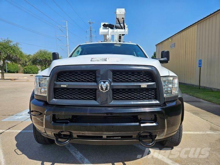 RAM 5500 Εναέριες πλατφόρμες τοποθετημένες σε φορτηγό