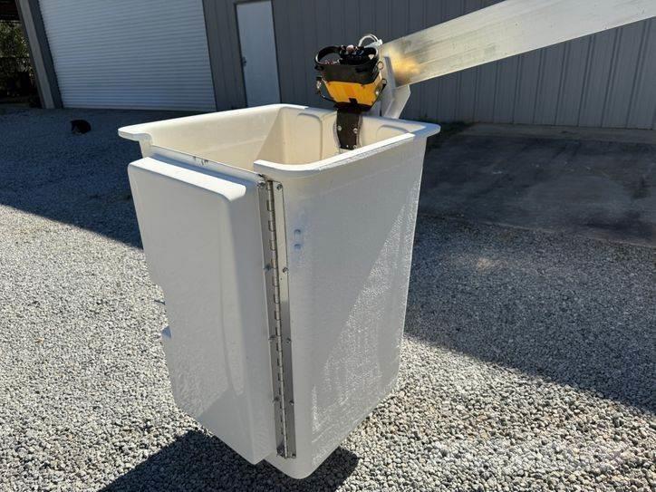 RAM 5500 Εναέριες πλατφόρμες τοποθετημένες σε φορτηγό