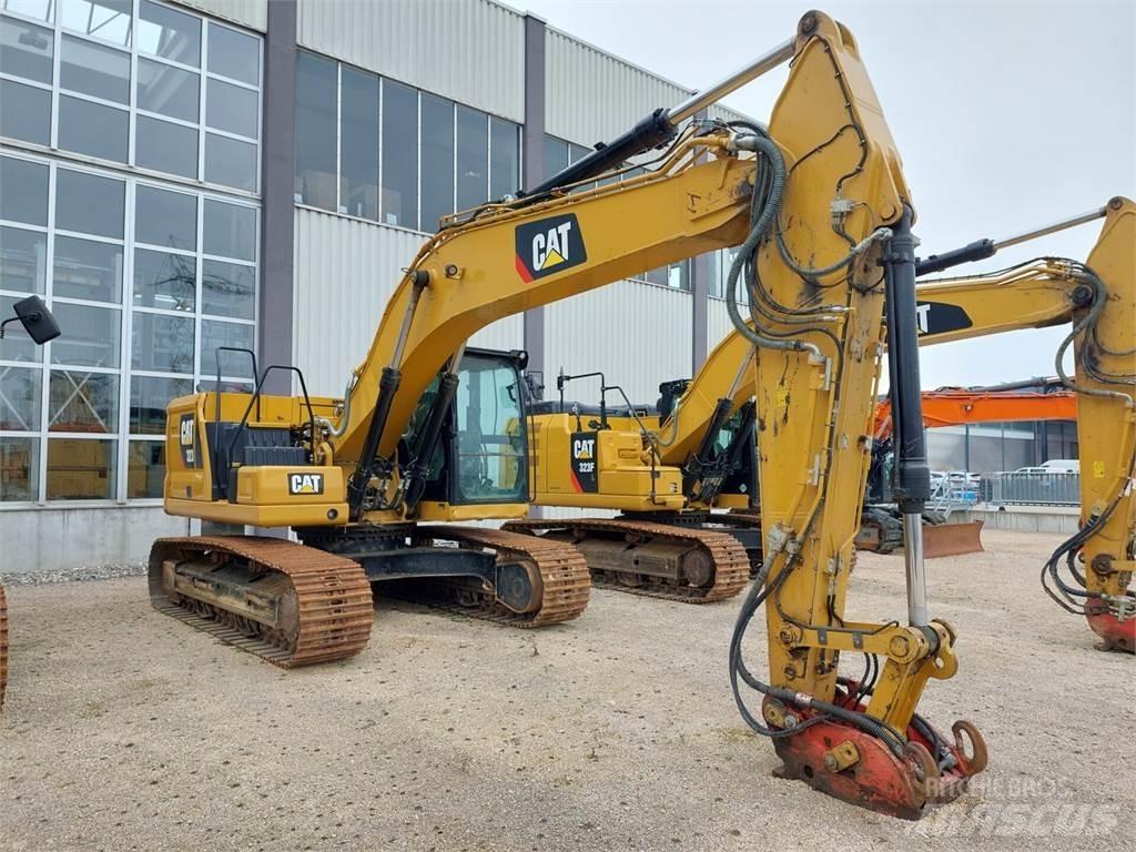 CAT 323 Εκσκαφείς με ερπύστριες