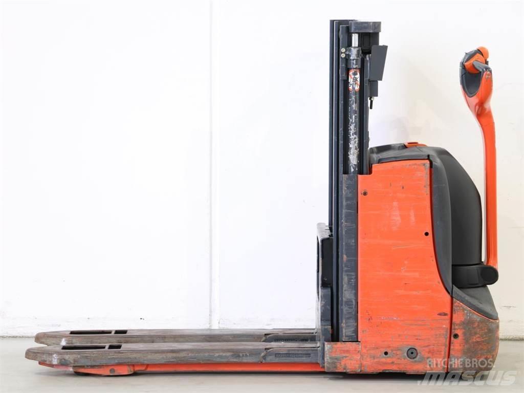 Linde D06/1160 Παλετοφόρα πεζού χειριστή με ιστό