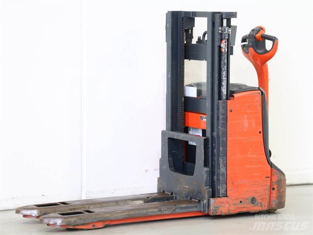 Linde D06/1160 Παλετοφόρα πεζού χειριστή με ιστό