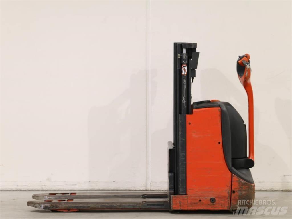 Linde D06/1160 Παλετοφόρα πεζού χειριστή με ιστό