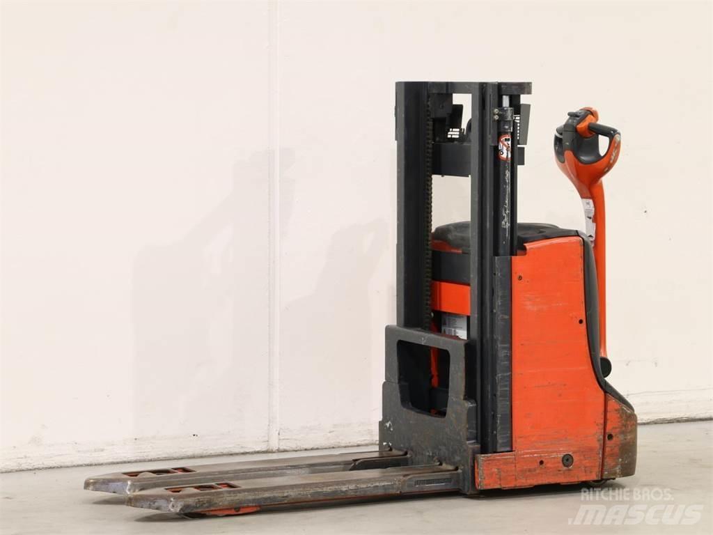 Linde D06/1160 Παλετοφόρα πεζού χειριστή με ιστό