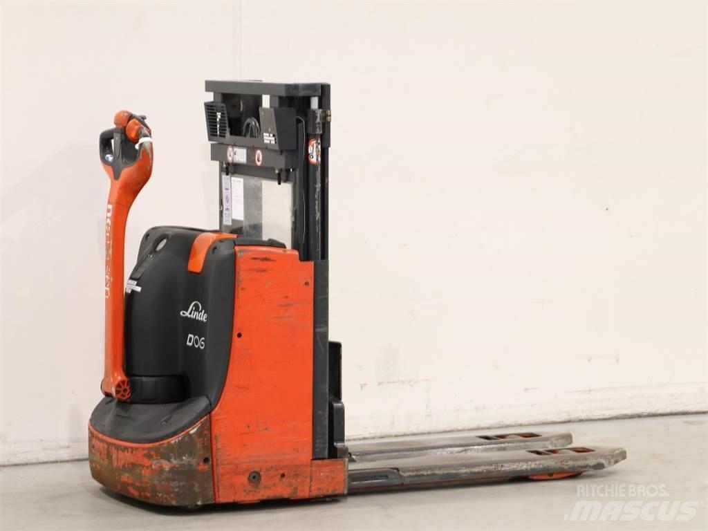Linde D06/1160 Παλετοφόρα πεζού χειριστή με ιστό
