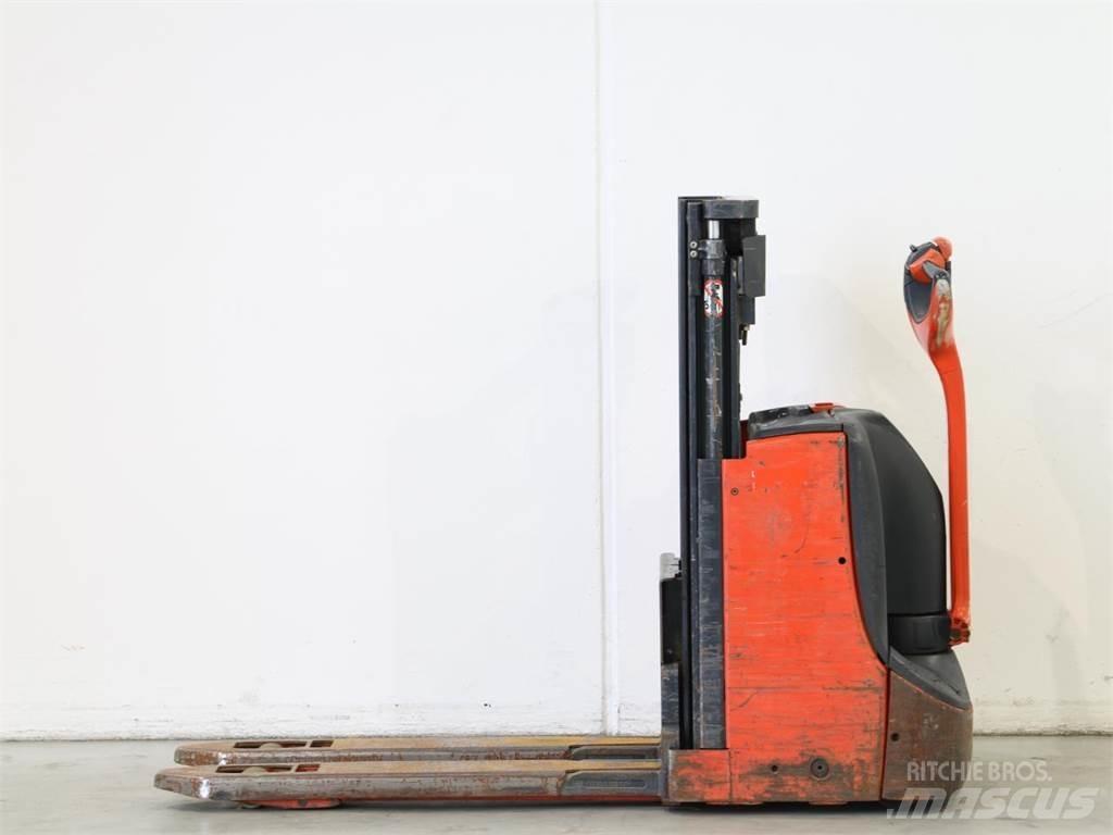 Linde D06/1160-00 Παλετοφόρα πεζού χειριστή με ιστό