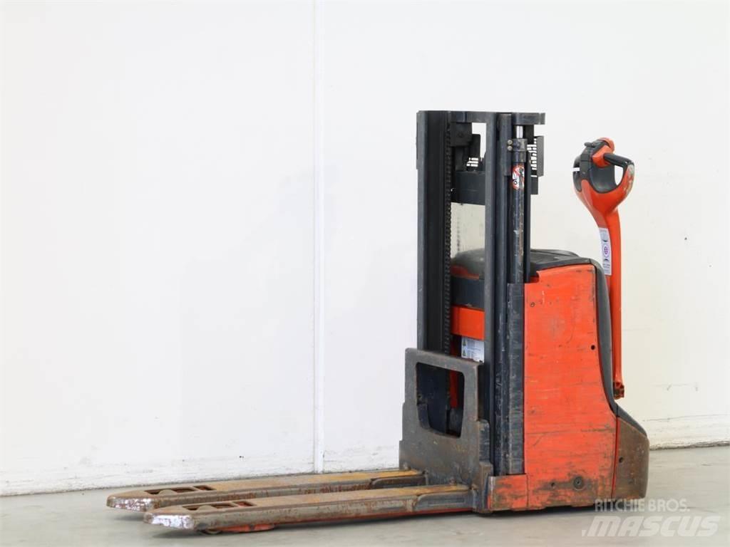 Linde D06/1160-00 Παλετοφόρα πεζού χειριστή με ιστό