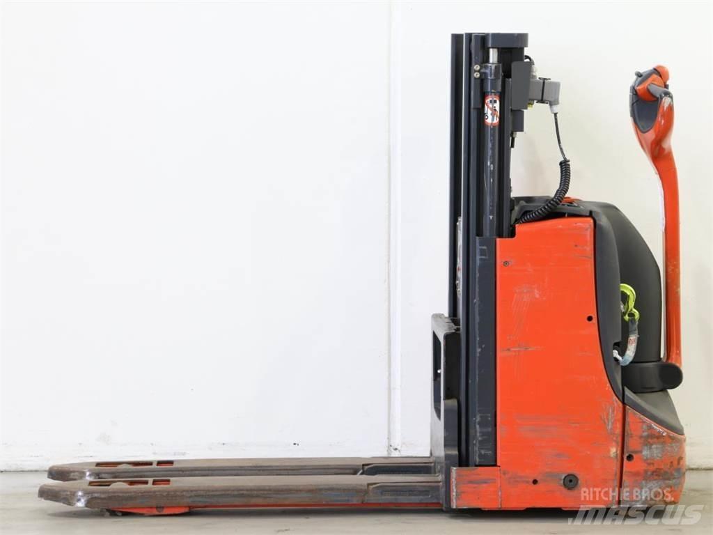 Linde D06/1160-00 Παλετοφόρα πεζού χειριστή με ιστό
