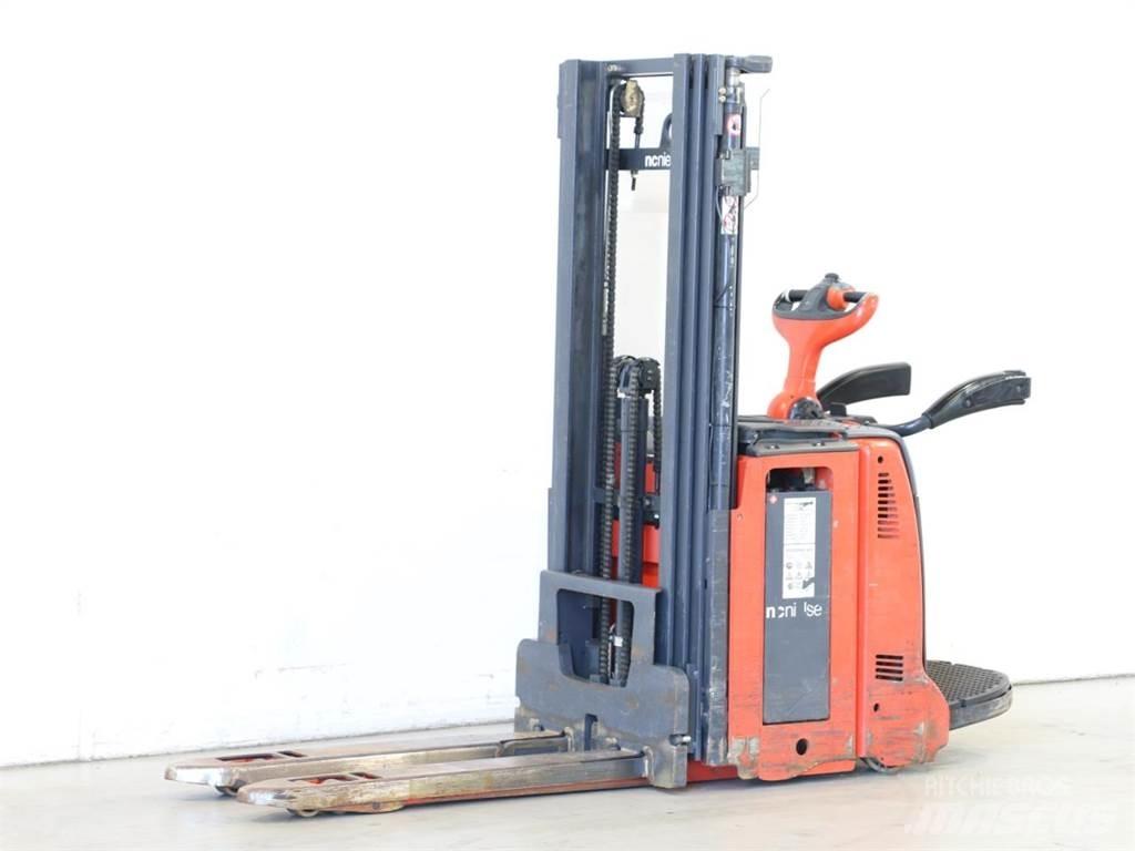 Linde D12AP/133 Παλετοφόρα πεζού χειριστή με ιστό