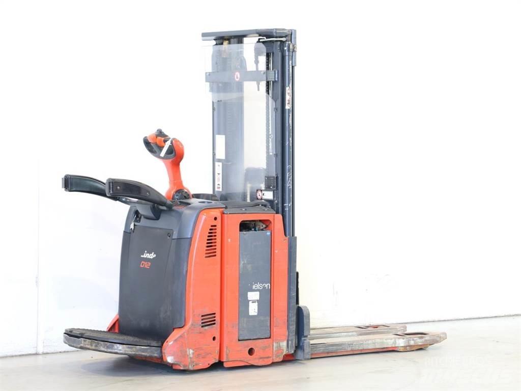 Linde D12AP/133 Παλετοφόρα πεζού χειριστή με ιστό