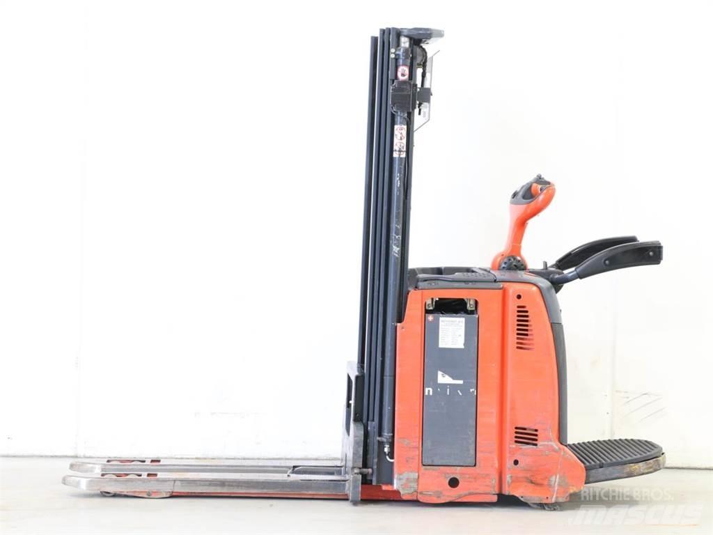 Linde D12AP/133 Παλετοφόρα πεζού χειριστή με ιστό