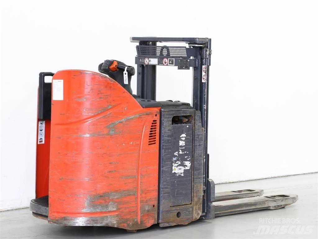 Linde D12HPSP/133 Παλετοφόρα πεζού χειριστή με ιστό