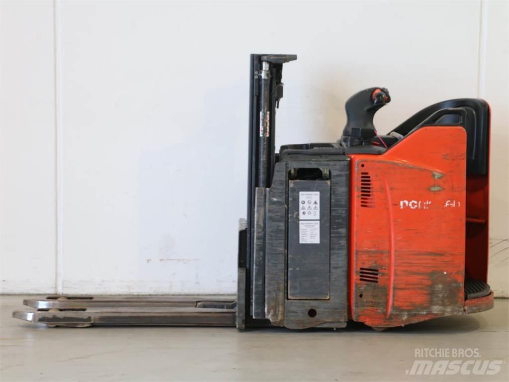 Linde D12HPSP/133 Παλετοφόρα πεζού χειριστή με ιστό