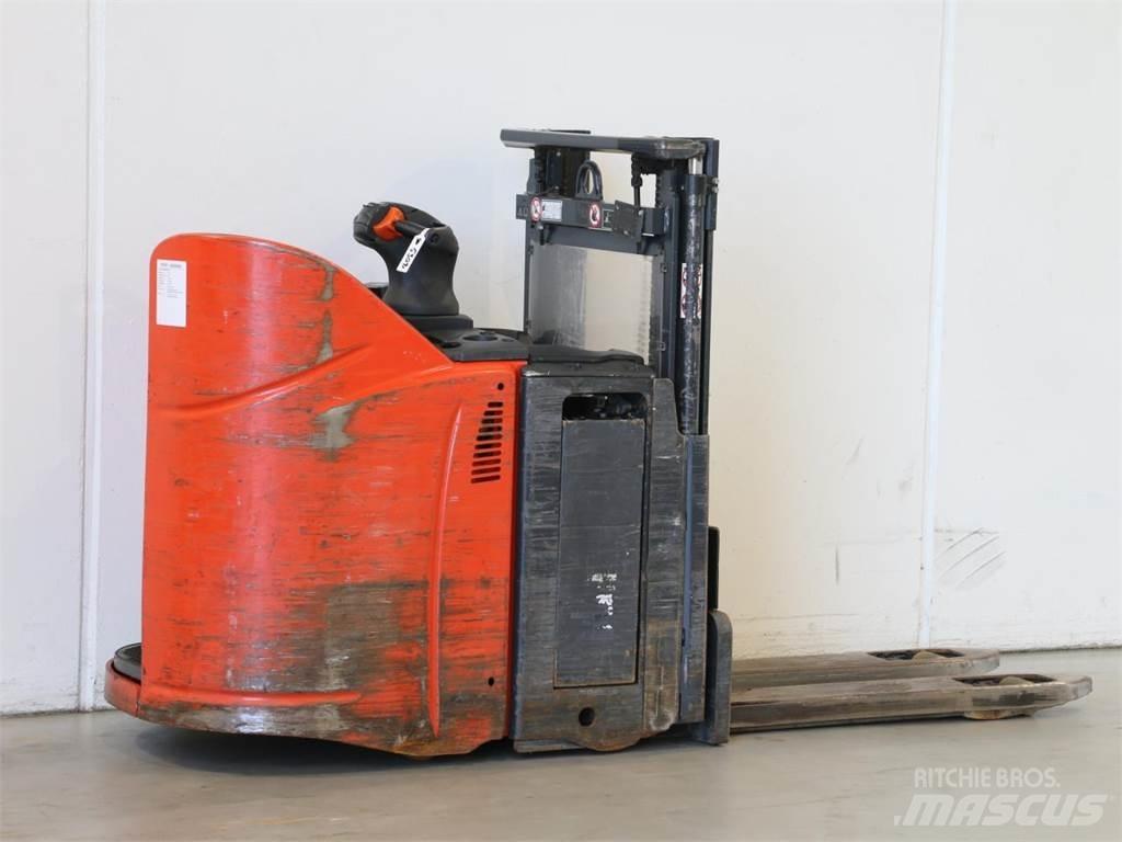 Linde D12HPSP/133 Παλετοφόρα πεζού χειριστή με ιστό