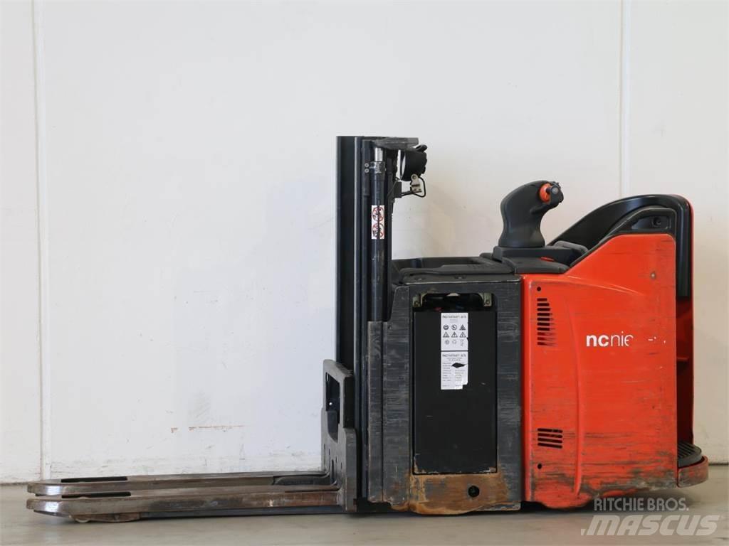 Linde D12HPSP/133-00 Παλετοφόρα πεζού χειριστή με ιστό