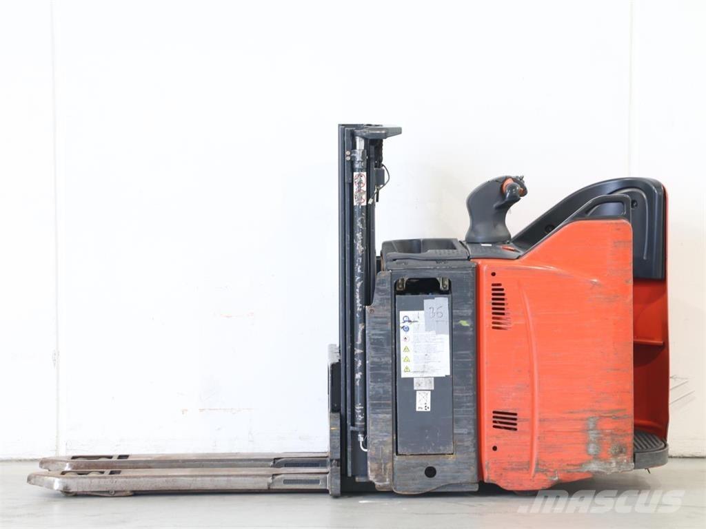 Linde D12SP/133 Παλετοφόρα πεζού χειριστή με ιστό