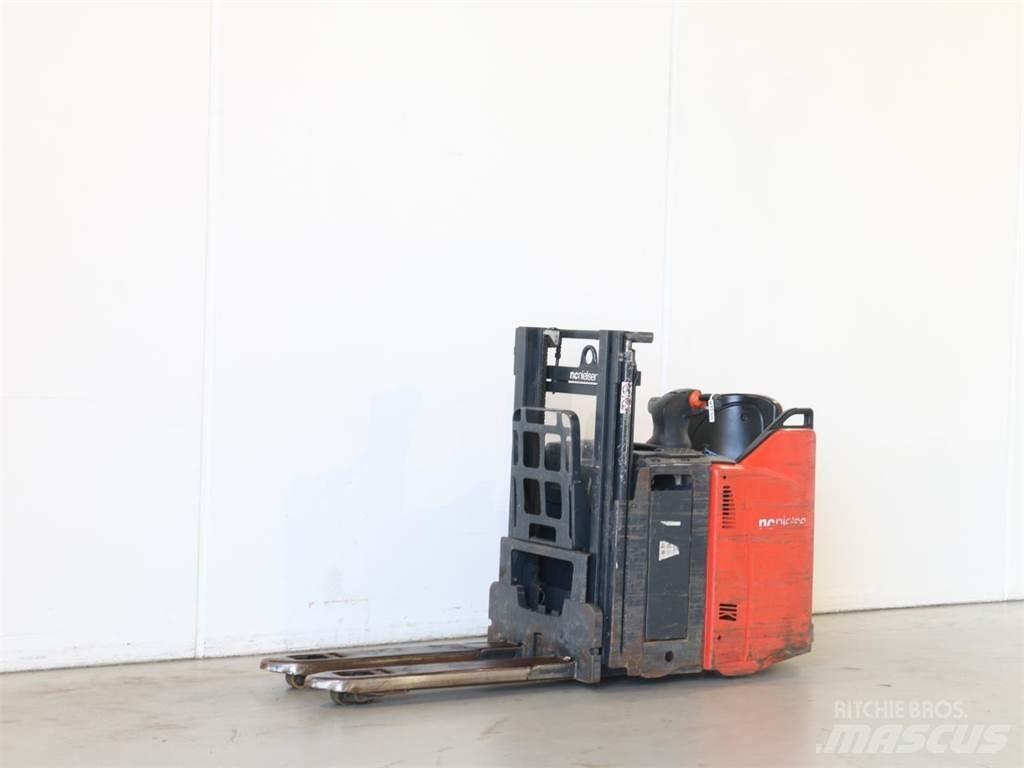 Linde D12SP/133 Παλετοφόρα πεζού χειριστή με ιστό