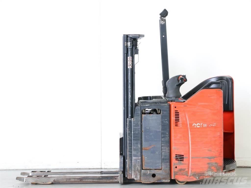 Linde D12SP/133 Παλετοφόρα πεζού χειριστή με ιστό