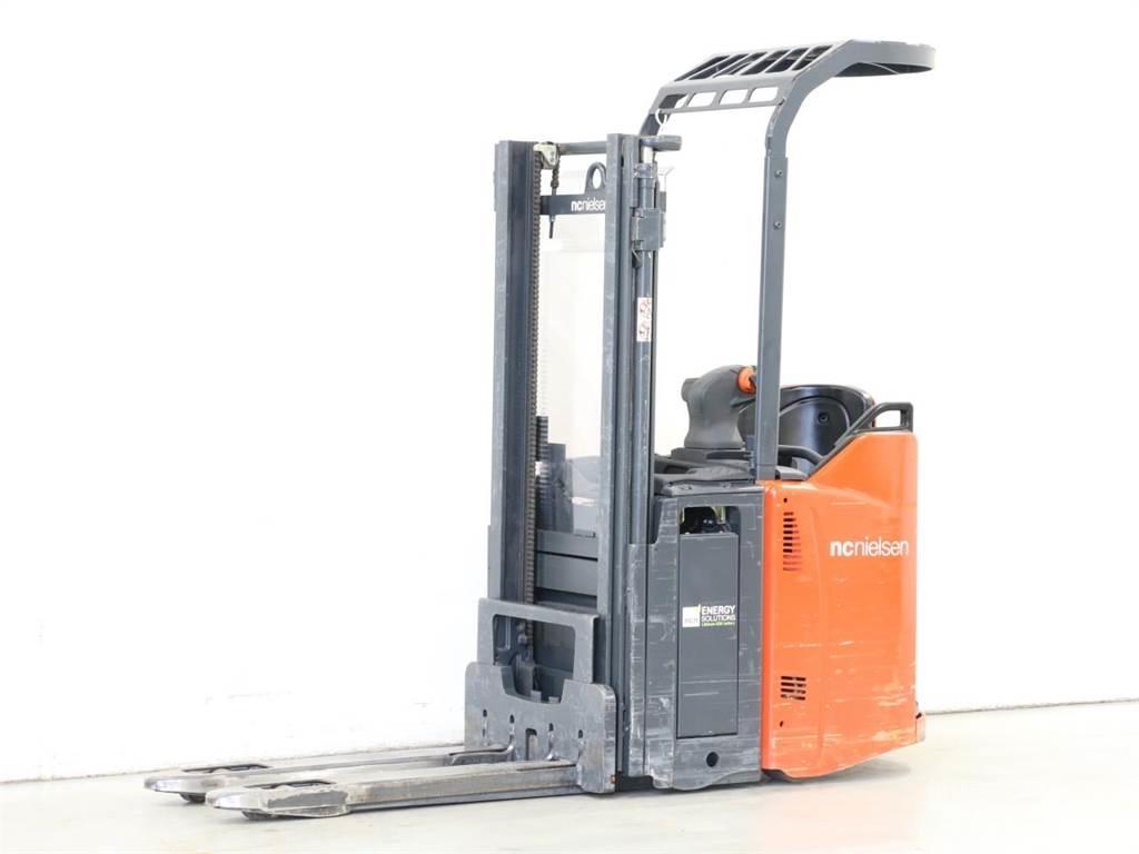 Linde D12SP/133 Παλετοφόρα πεζού χειριστή με ιστό