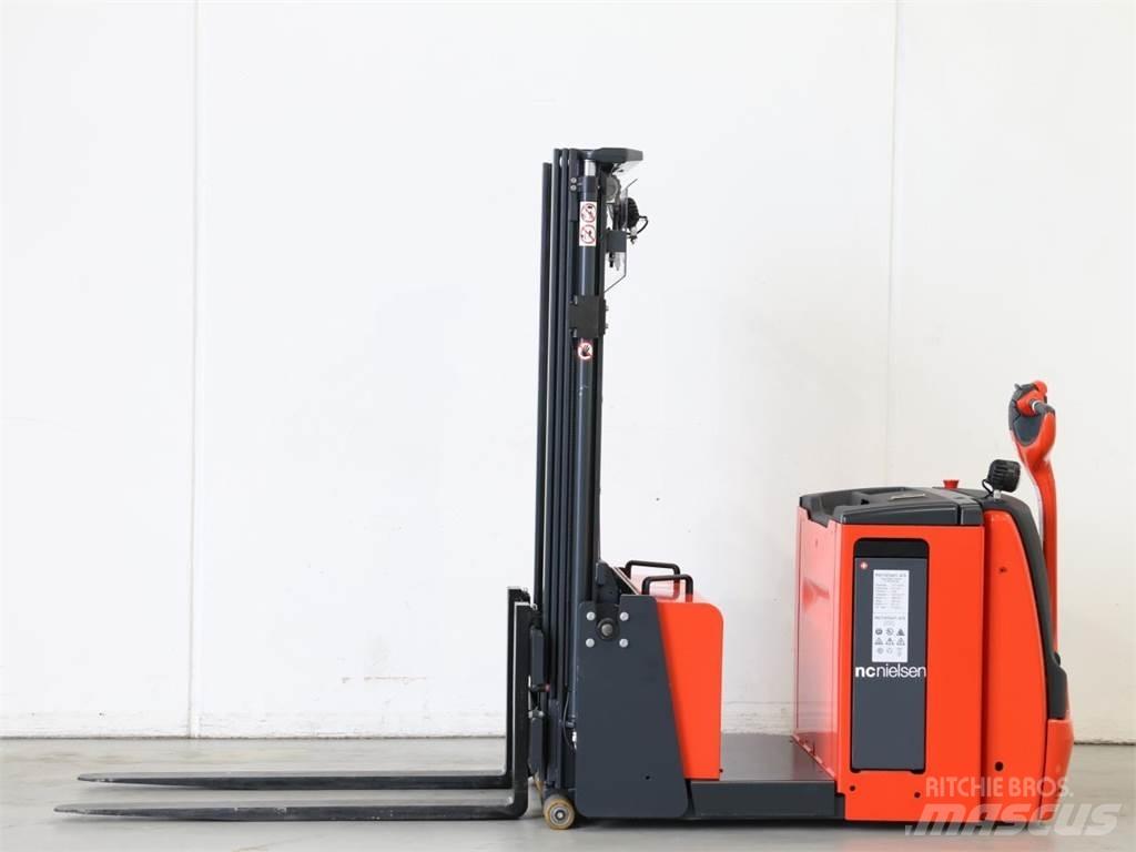 Linde L12AC/1171-01 Παλετοφόρα πεζού χειριστή με ιστό