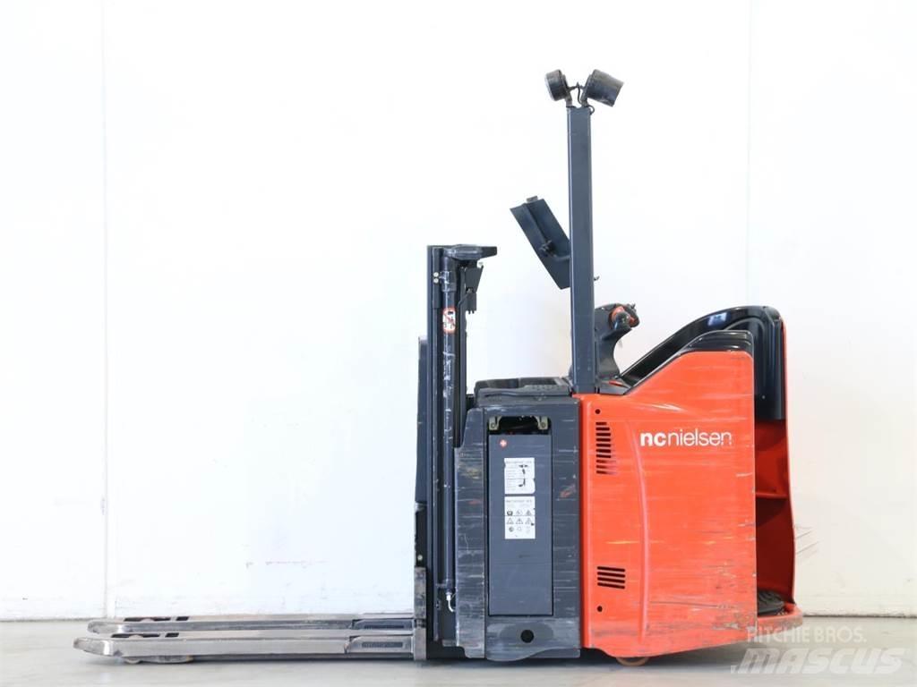 Linde L12LSP/133 Παλετοφόρα πεζού χειριστή με ιστό