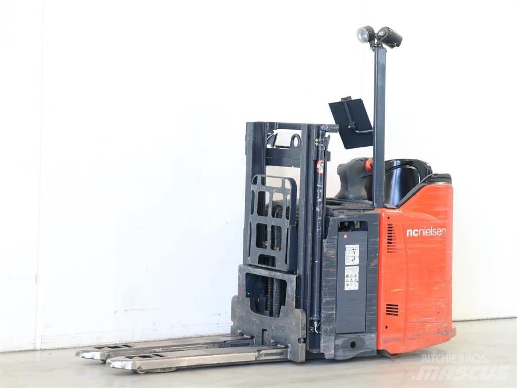 Linde L12LSP/133 Παλετοφόρα πεζού χειριστή με ιστό