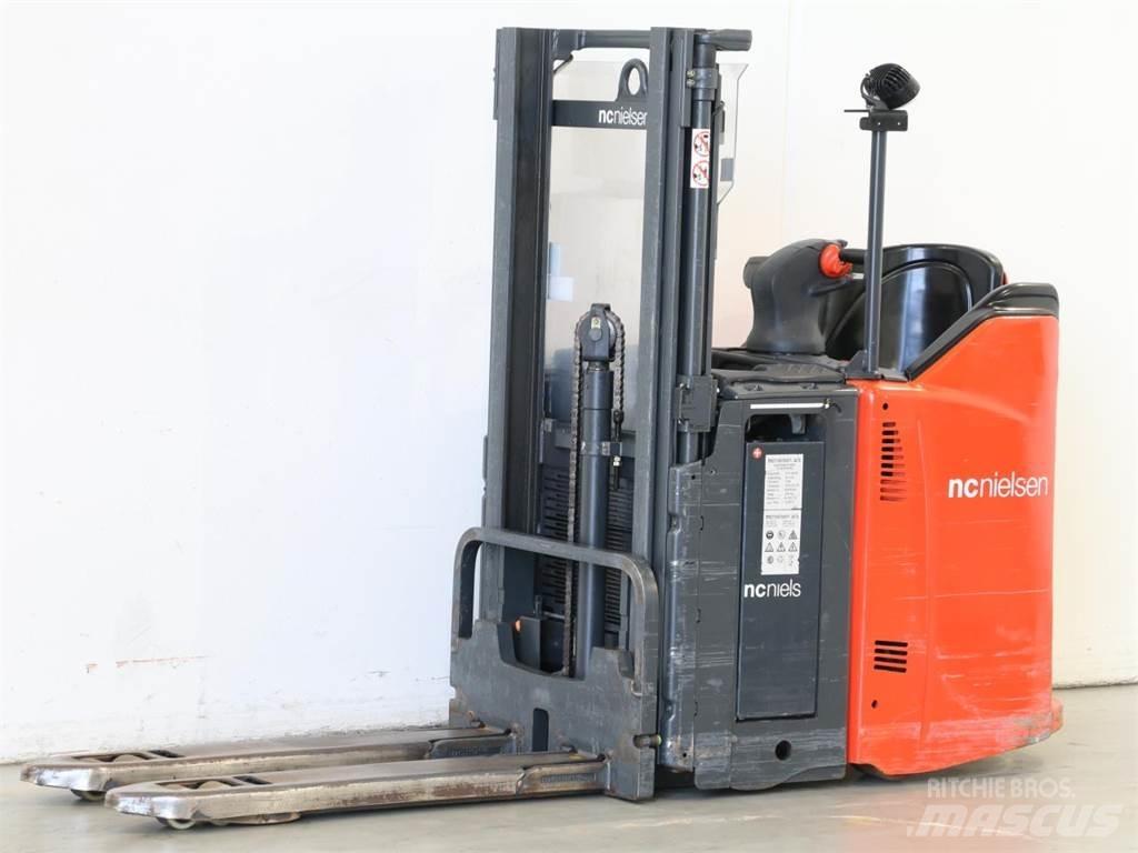 Linde L12LSP/133 Παλετοφόρα πεζού χειριστή με ιστό