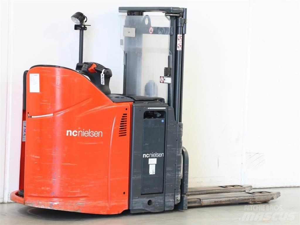Linde L12LSP/133 Παλετοφόρα πεζού χειριστή με ιστό