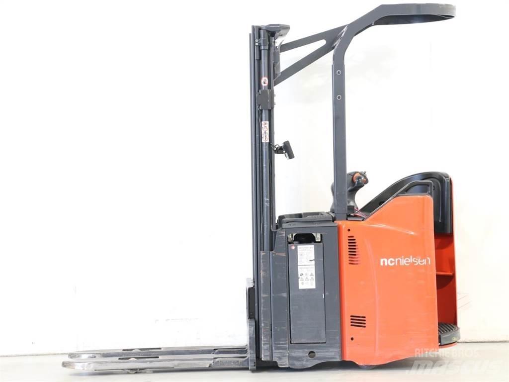 Linde L12SP/133-01 Παλετοφόρα πεζού χειριστή με ιστό