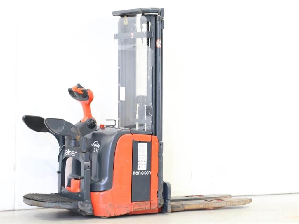 Linde L14API/372 Παλετοφόρα πεζού χειριστή με ιστό