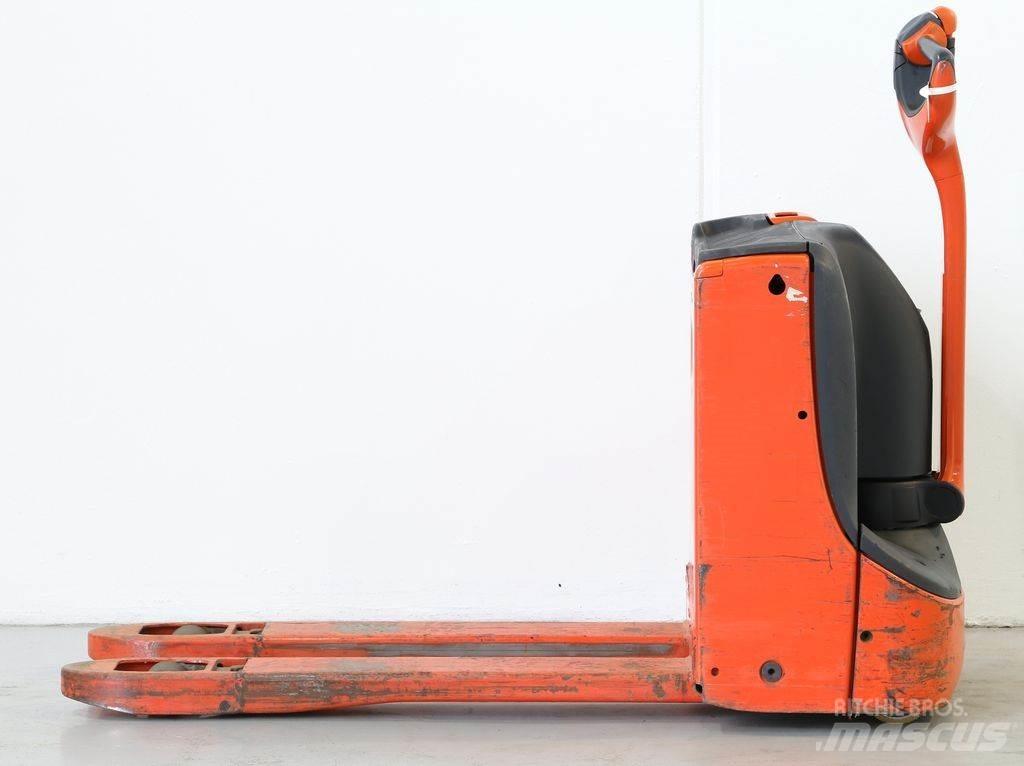 Linde T16/1152 Παλετοφόρα πεζού χειριστή με ιστό