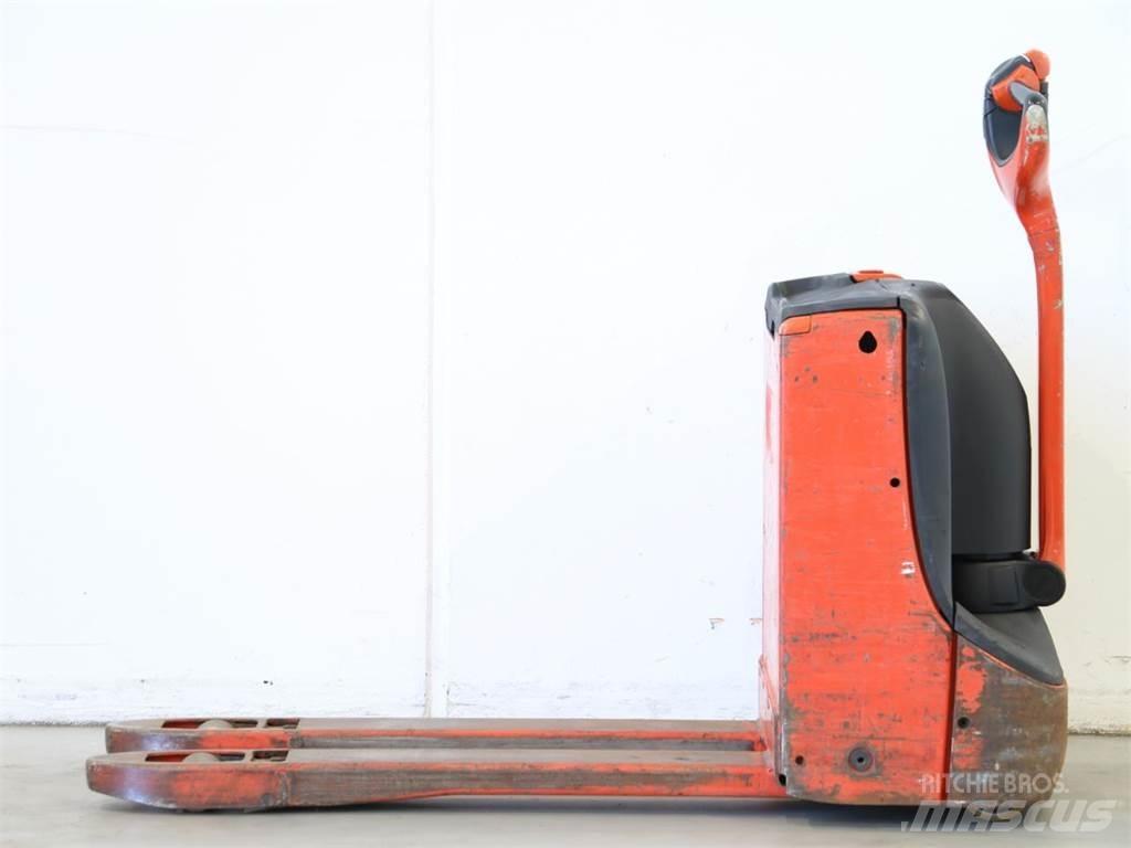 Linde T16/1152 Παλετοφόρα πεζού χειριστή με ιστό