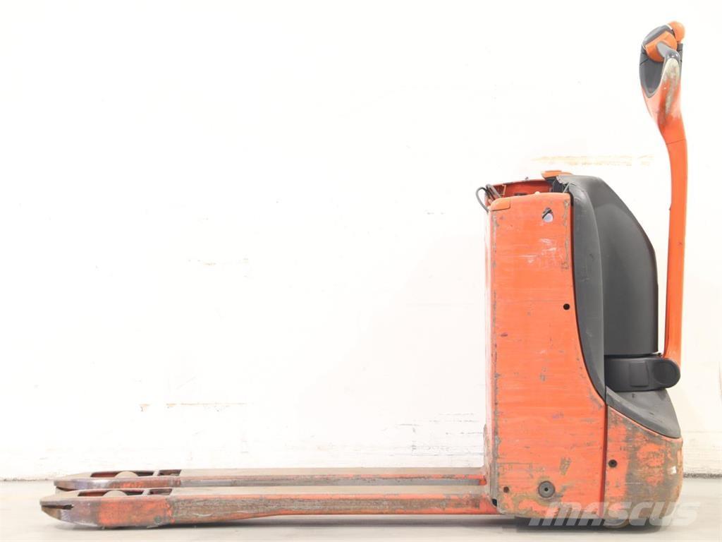 Linde T16/1152 Παλετοφόρα πεζού χειριστή με ιστό