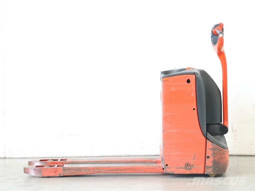 Linde T16/1152-00 Παλετοφόρα πεζού χειριστή με ιστό