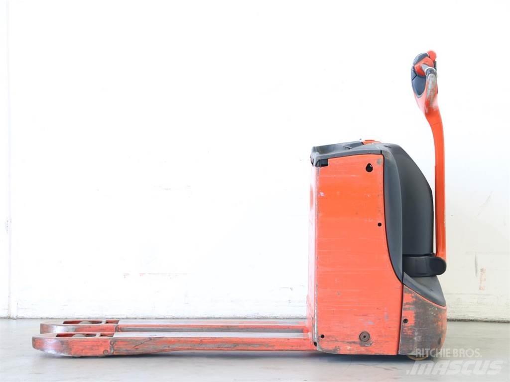Linde T16/1152-00 Παλετοφόρα πεζού χειριστή με ιστό