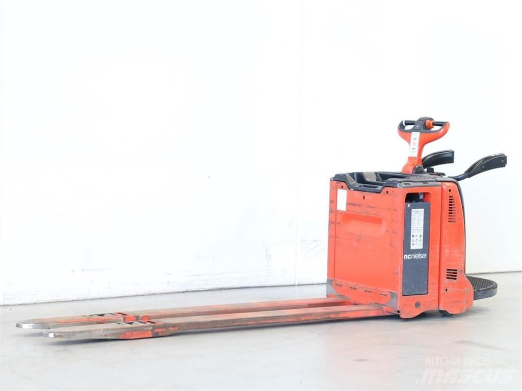 Linde T20AP/131 Παλετοφόρα πεζού χειριστή με ιστό