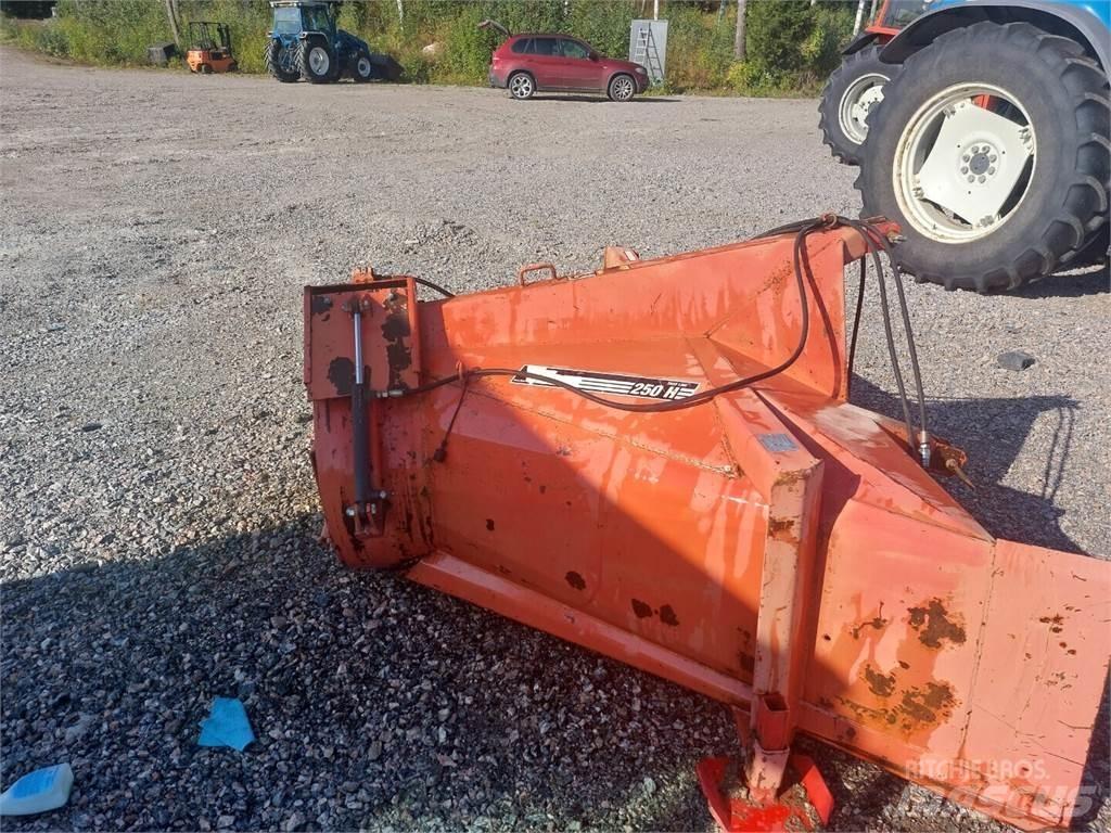 Esko 251 Άλλα μηχανήματα για το δρόμο και το χιόνι