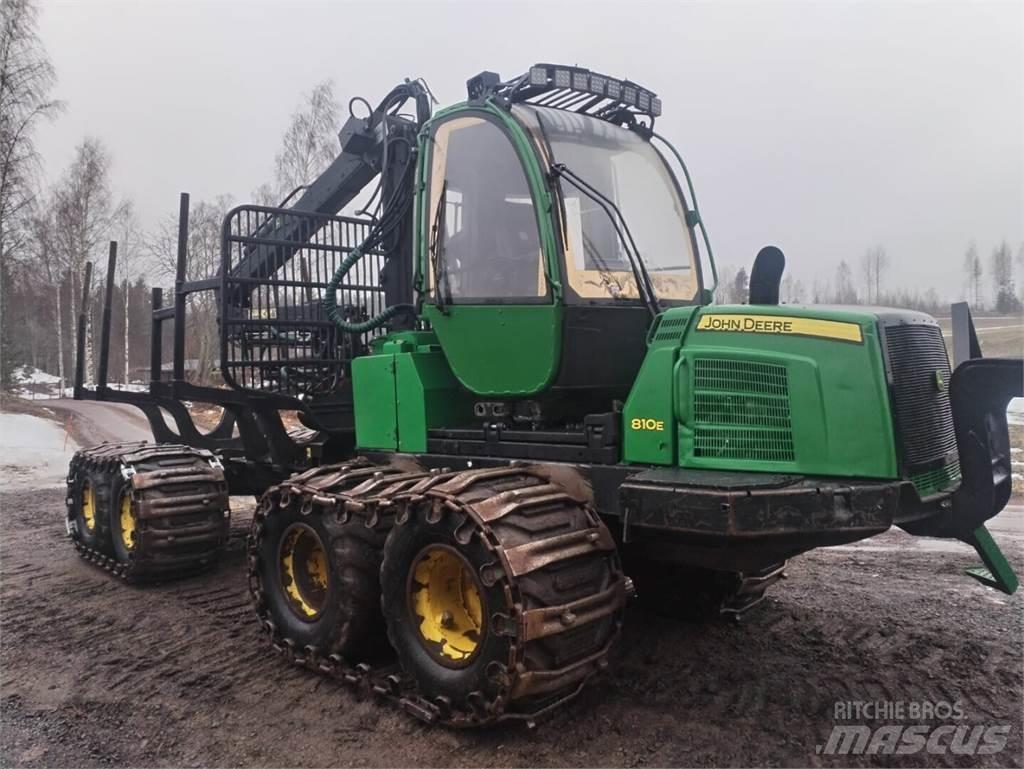 John Deere 810 E Μεταφορείς ξυλείας