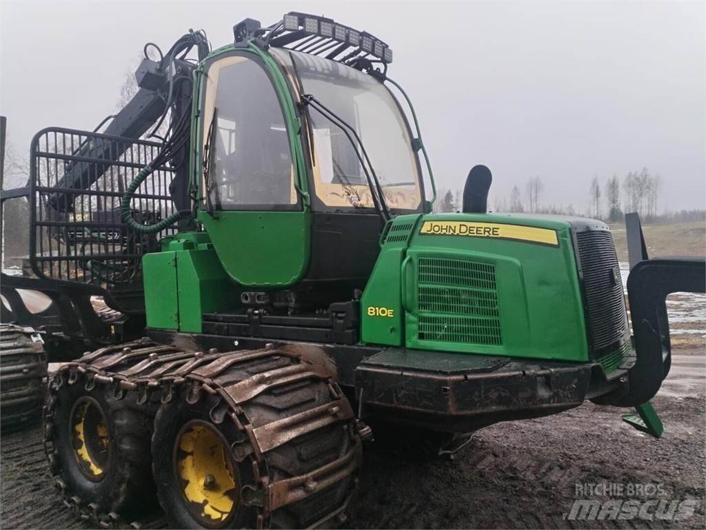 John Deere 810 E Μεταφορείς ξυλείας