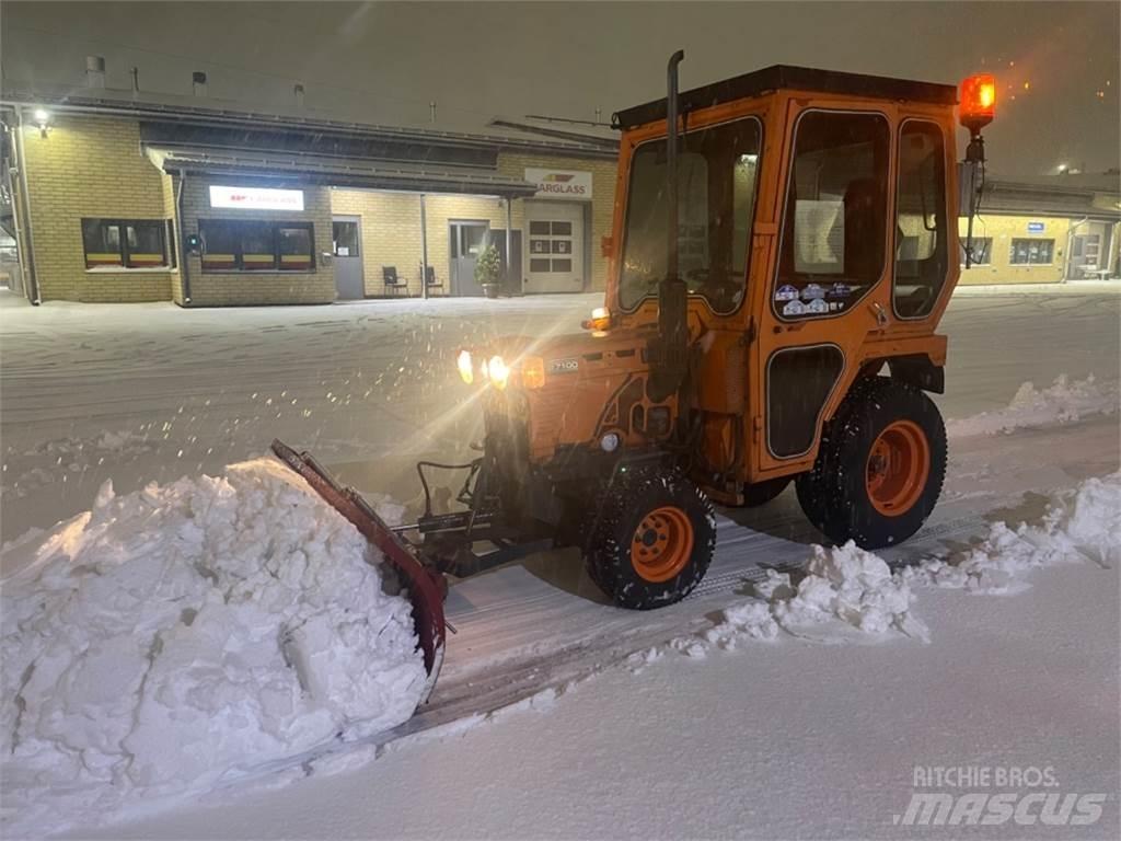 Kubota B 1700 4*4 Άλλα μηχανήματα φροντίδας εδάφους