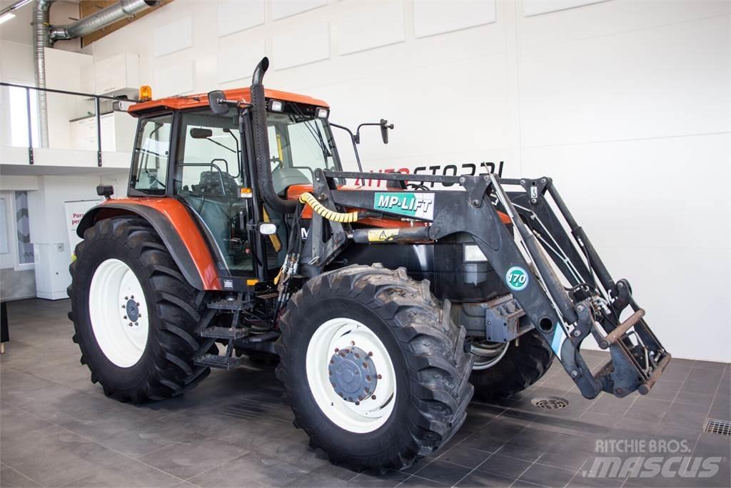 New Holland M135 Τρακτέρ