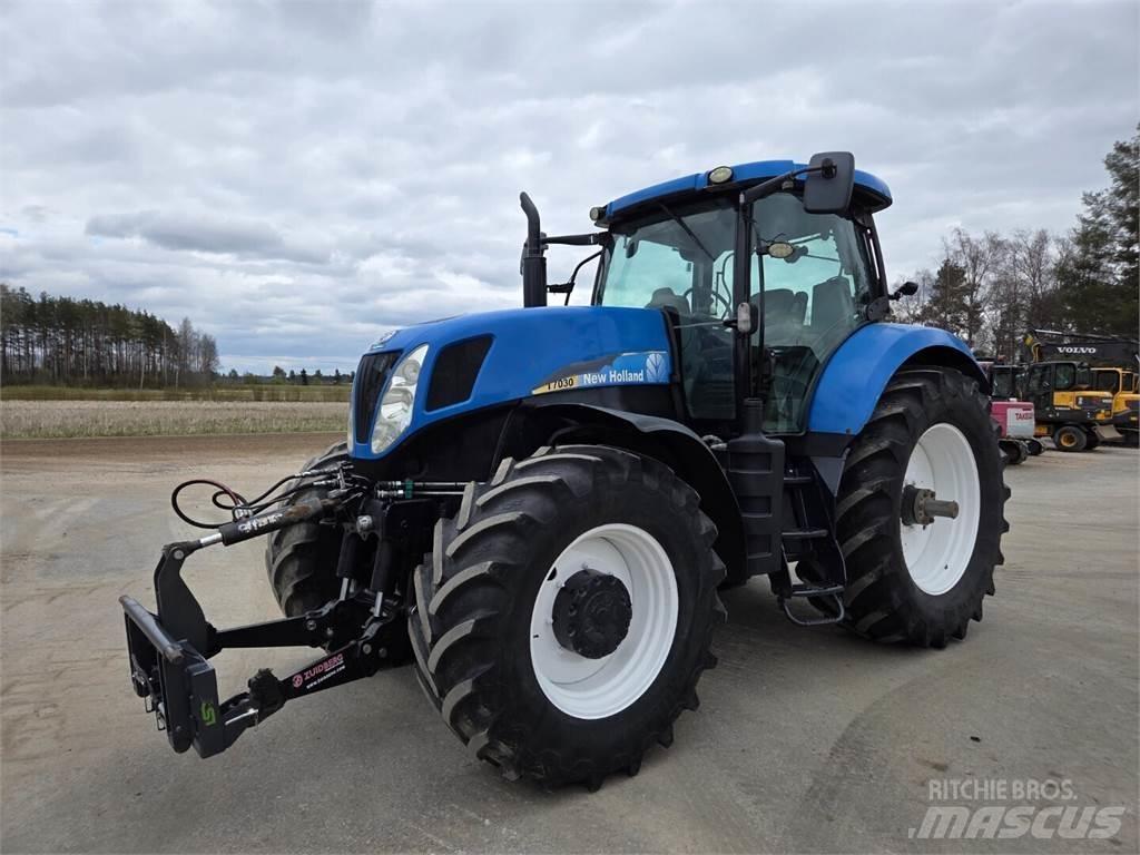 New Holland T7030 Τρακτέρ