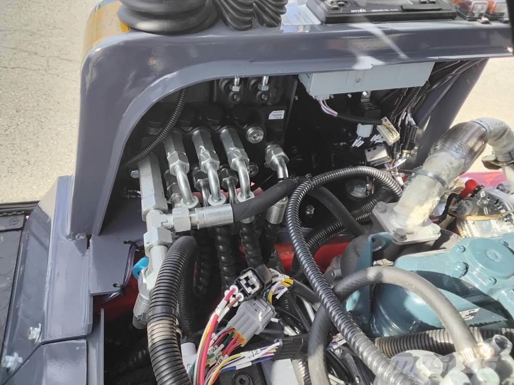 QuattroX QX-810 Μίνι φορτωτές