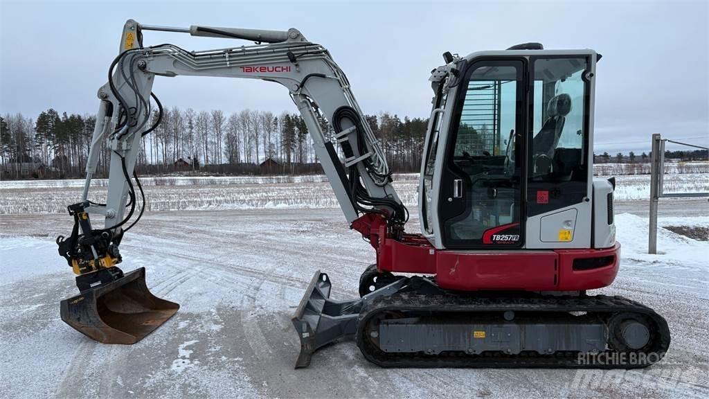Takeuchi TB257FR Εκσκαφάκι (διαβολάκι) < 7t