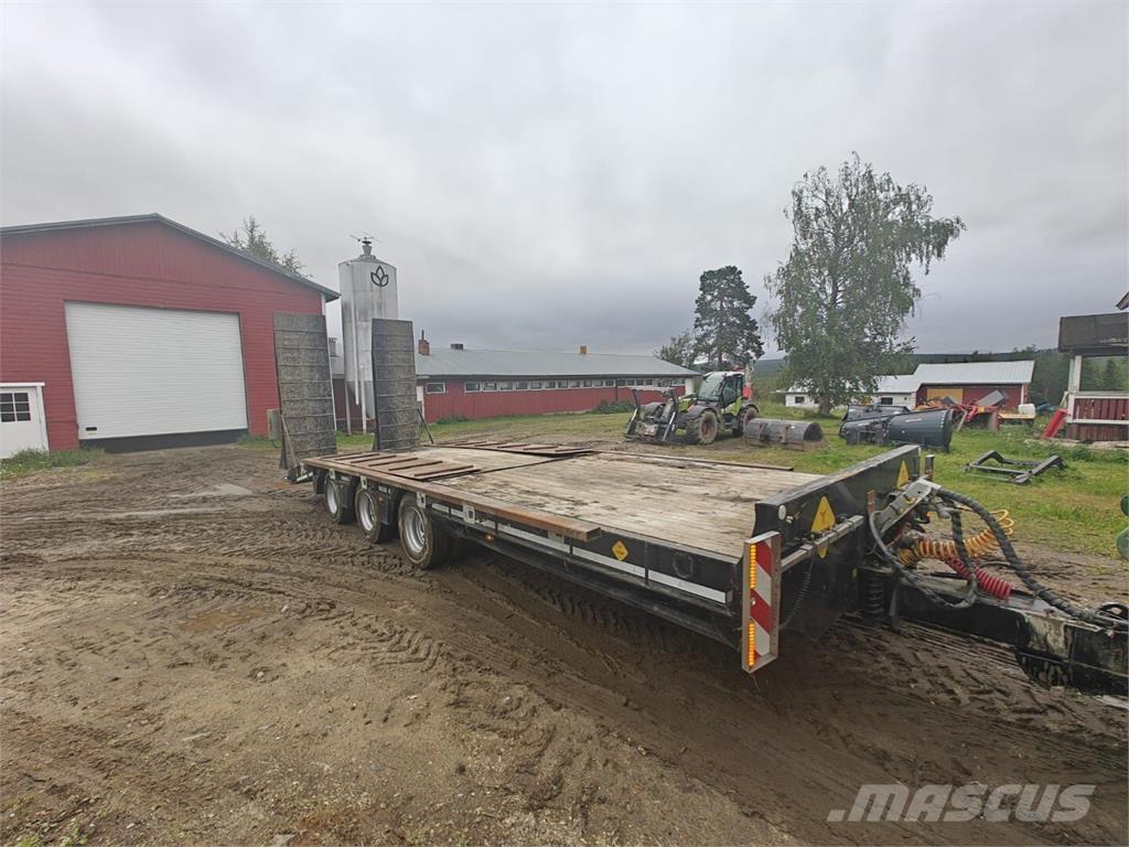 Tyrone 33 T Οχήματα με χαμηλό δάπεδο