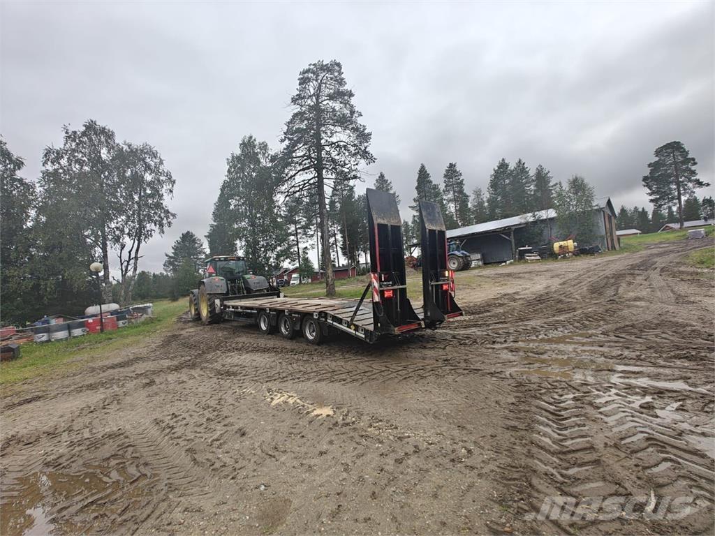 Tyrone 33 T Οχήματα με χαμηλό δάπεδο