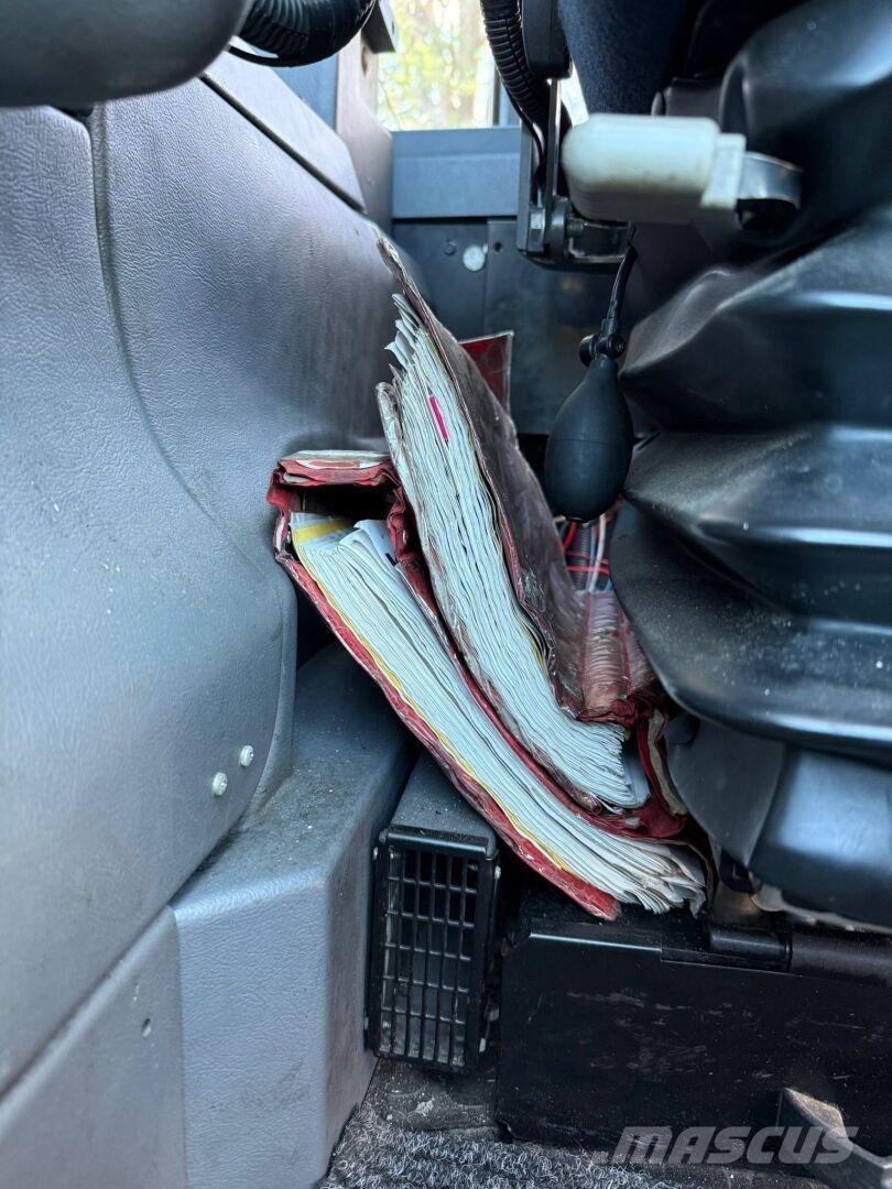 Valmet 911 Θεριζοαλωνιστικές μηχανές