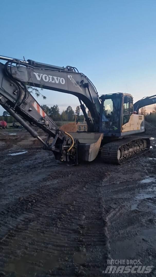 Volvo 210c Εκσκαφείς με ερπύστριες