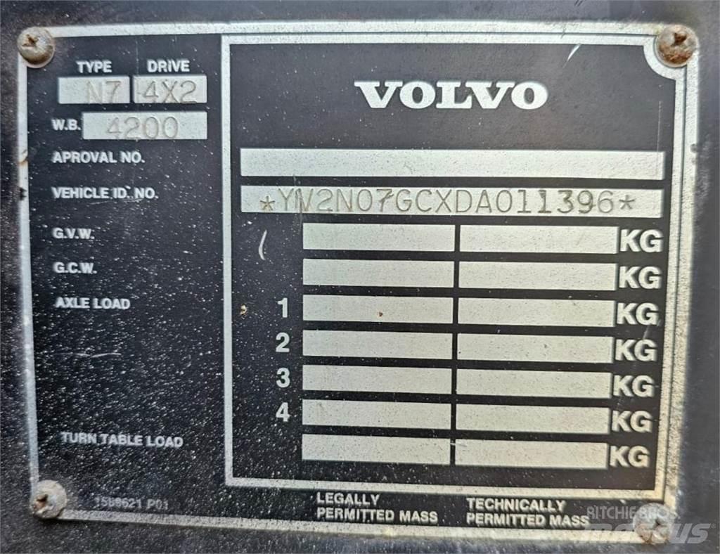 Volvo N7 6x2 Φορτηγά με Γερανό
