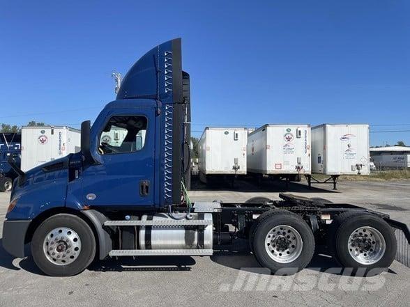 Freightliner CASCADIA 116 Τράκτορες